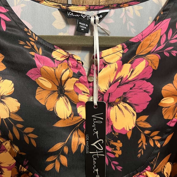 Velvet Heart SOLEIL GOLD FLORAL BLOUSE - Picture 3 of 5